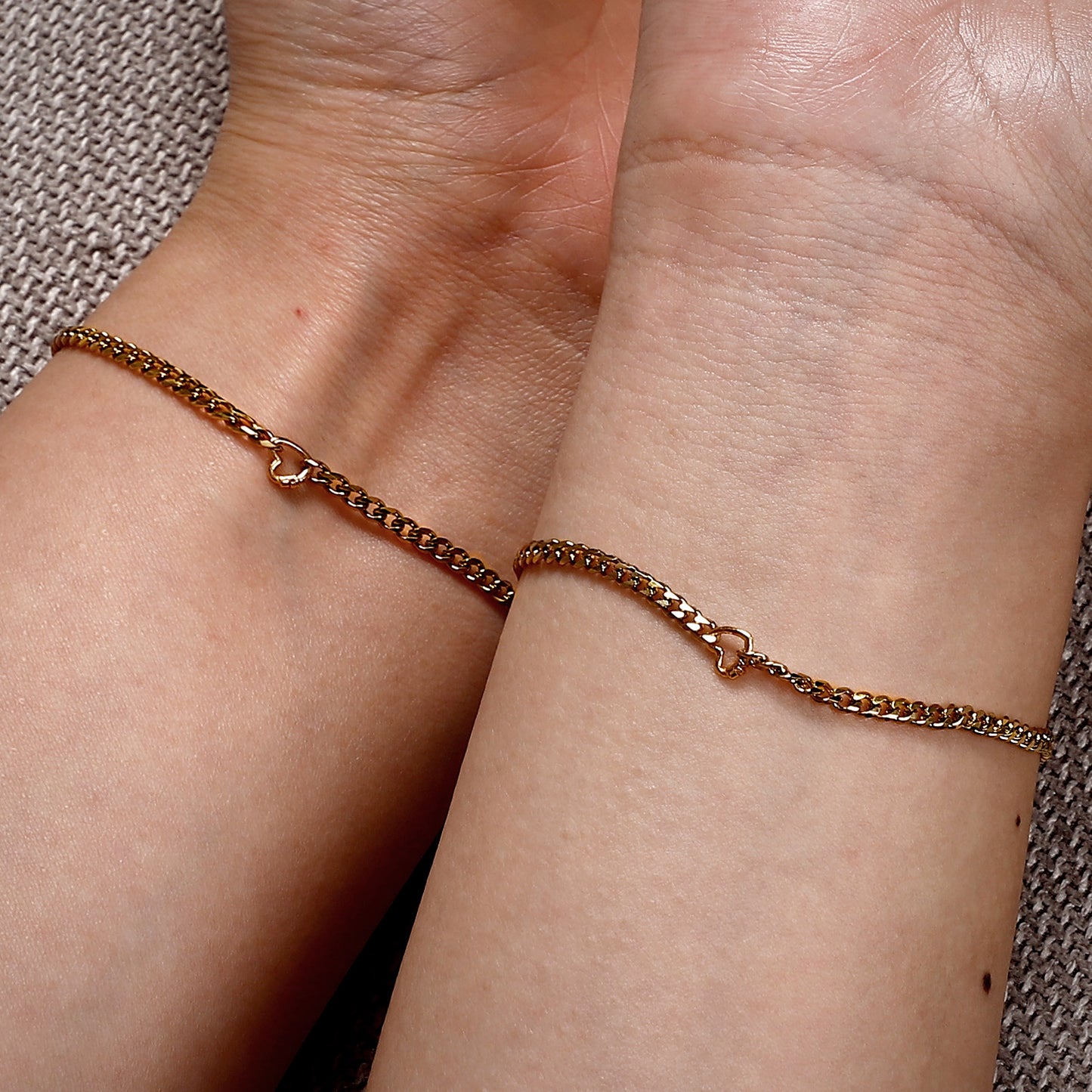 WeLocked Permanent Bracelets for Couples, 2 Chains 4 Clasps, W16-4